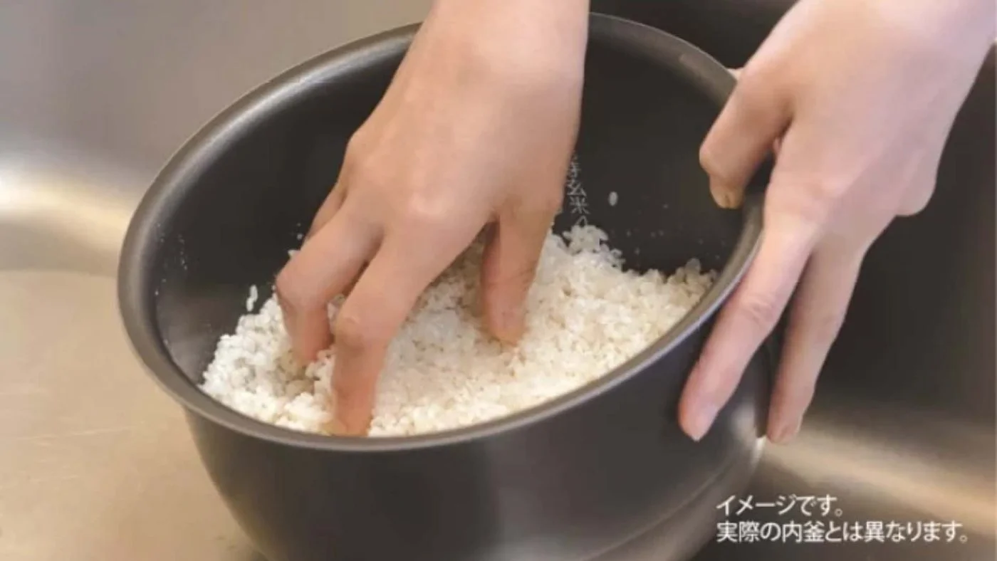 Noi-com-dien-cao-tan-Zojirushi-NW-VK10